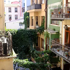 Hostal Chambers Of The Boheme, Estambul